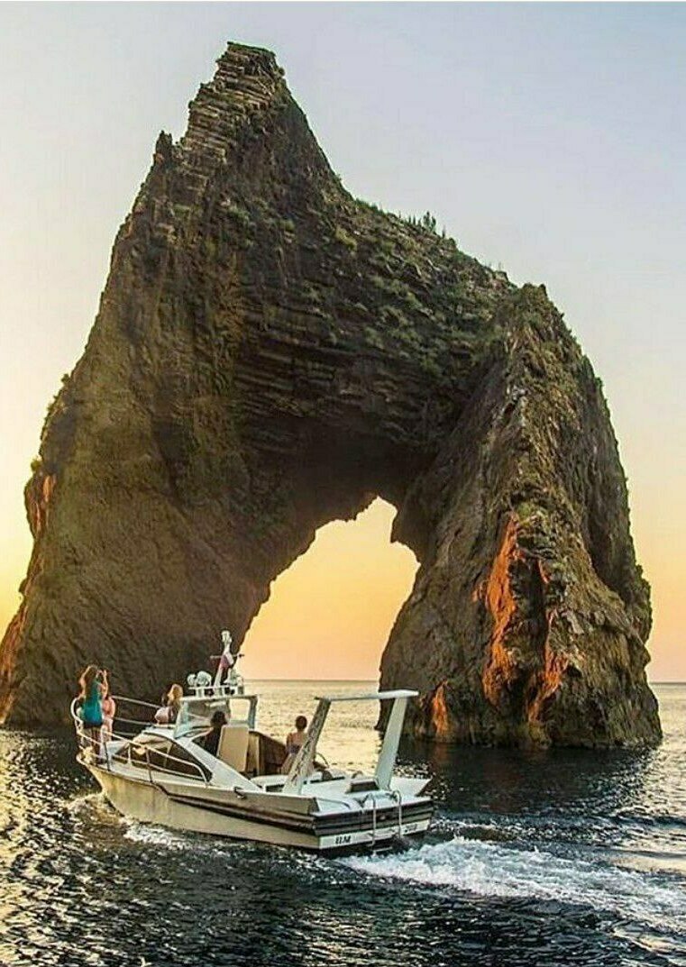 карадаг золотые ворота